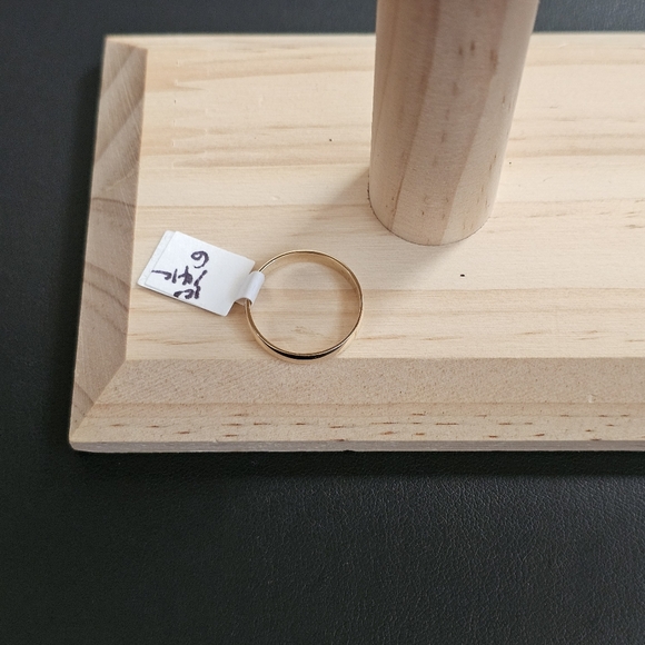 14k Gold Ring Size 6